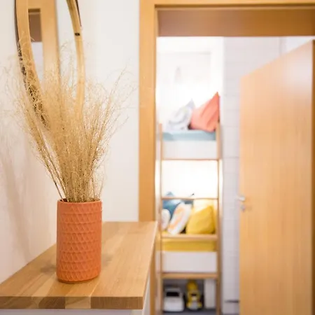 Apartman Colours Mymara 아파트 *